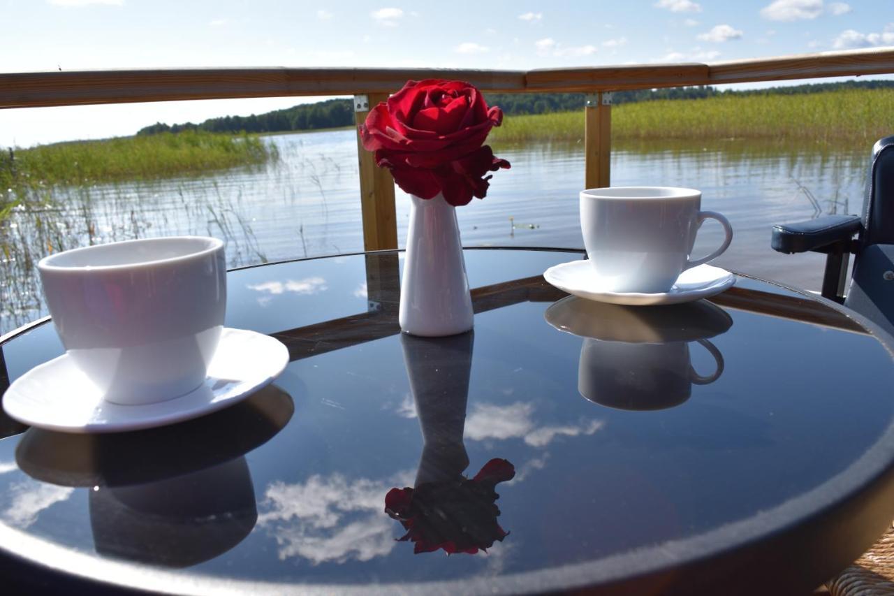 Botel Gulbju Maja - Swan House Usma